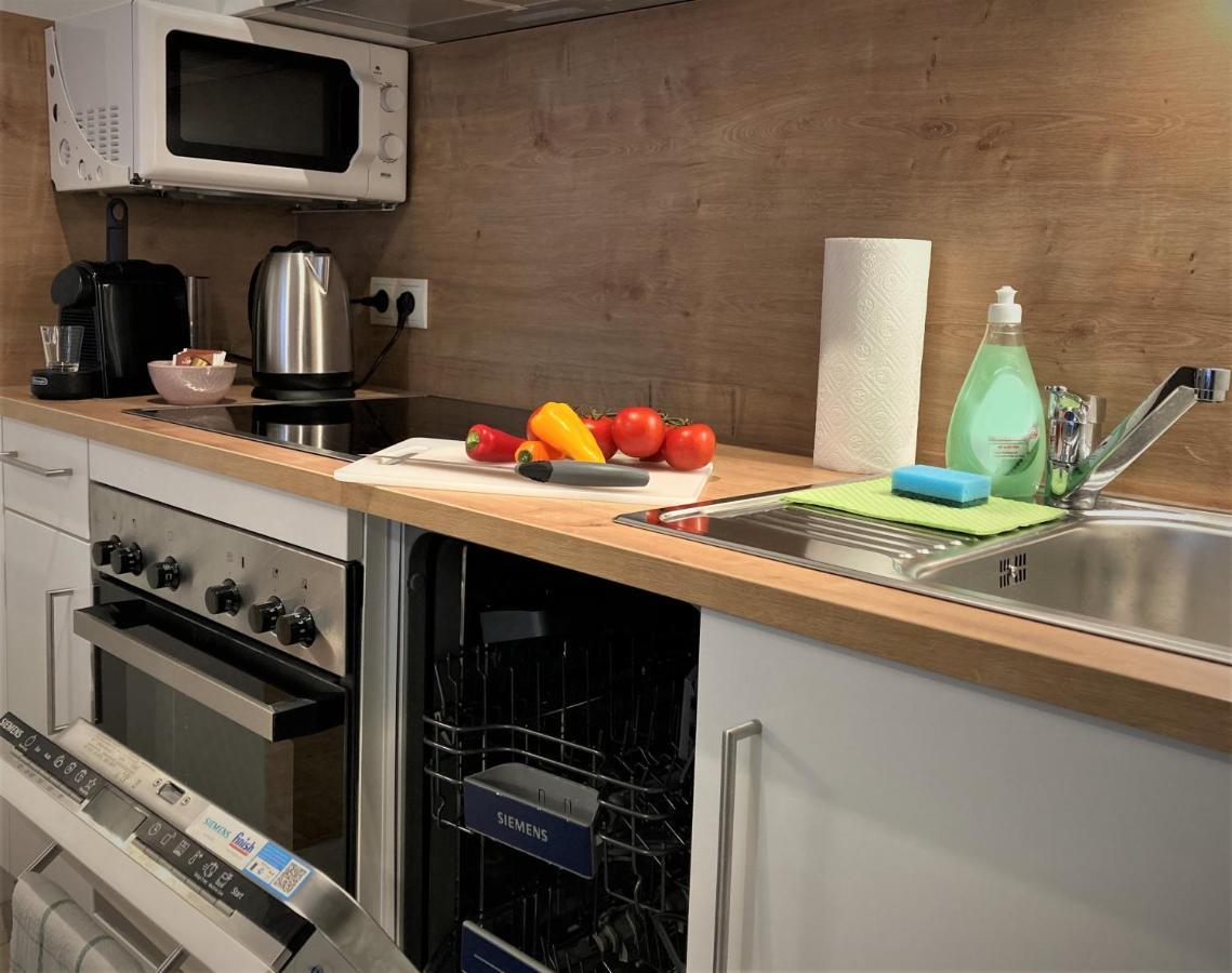 Carillon By Bestchoice - Old City - Self Check-In With Parking Option Грац Екстериор снимка